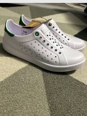 NWT People Footwear White Lightweight Slip-On Perforated EVA Water Shoes M6/W8
